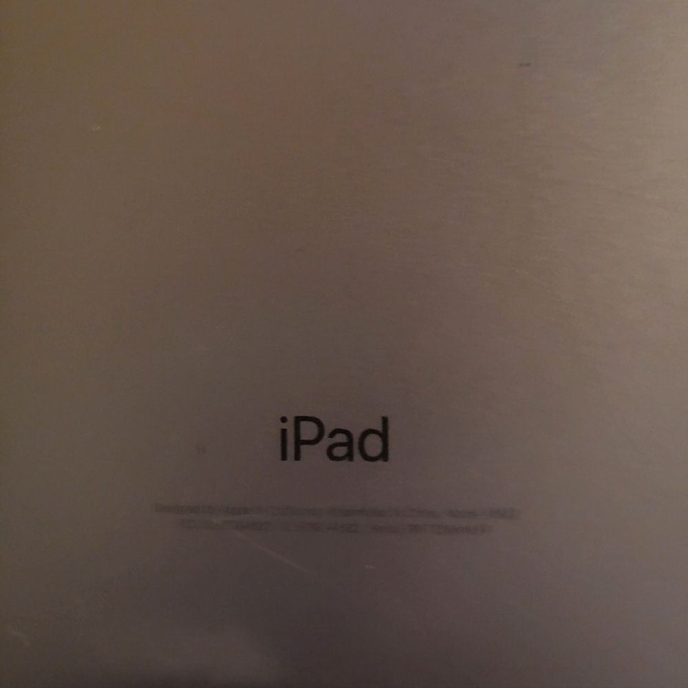 IPAD 5TH GENERATION with Protective Case - Picture 6 of 7